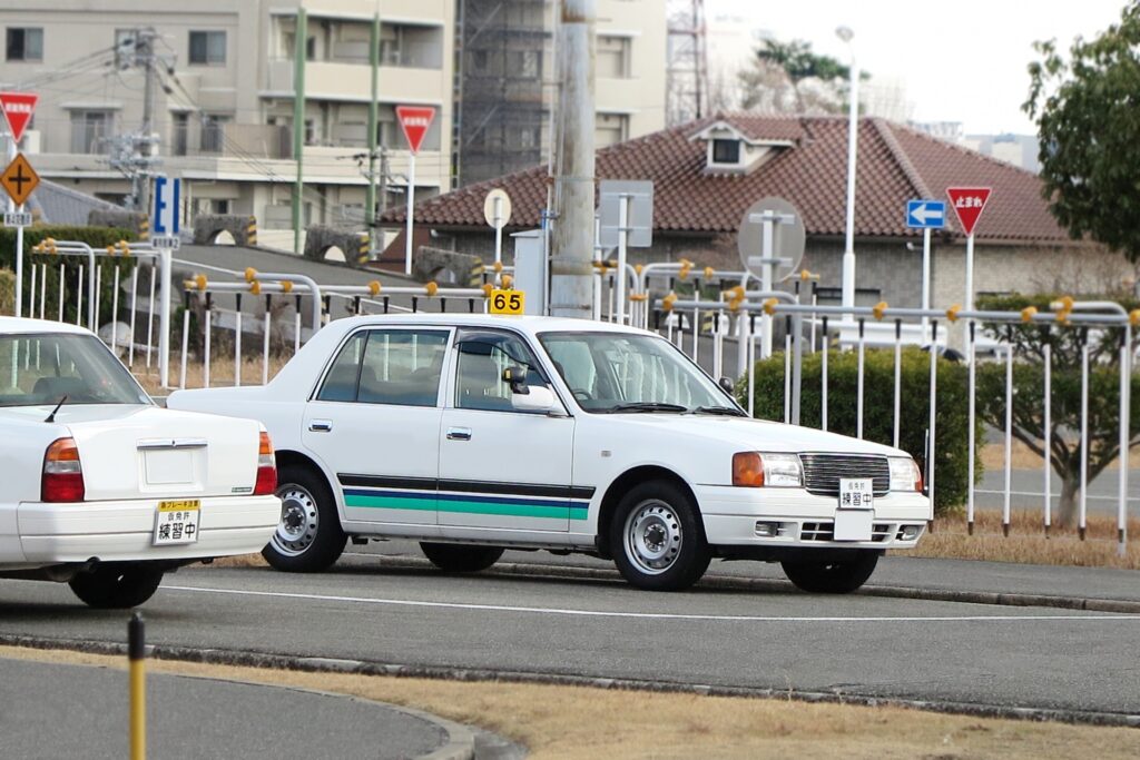 市川市の住宅街とクルマ