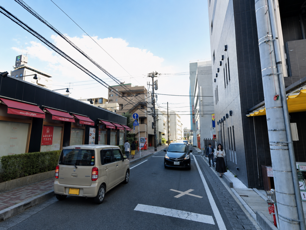 駅前での対向車とのすれ違い