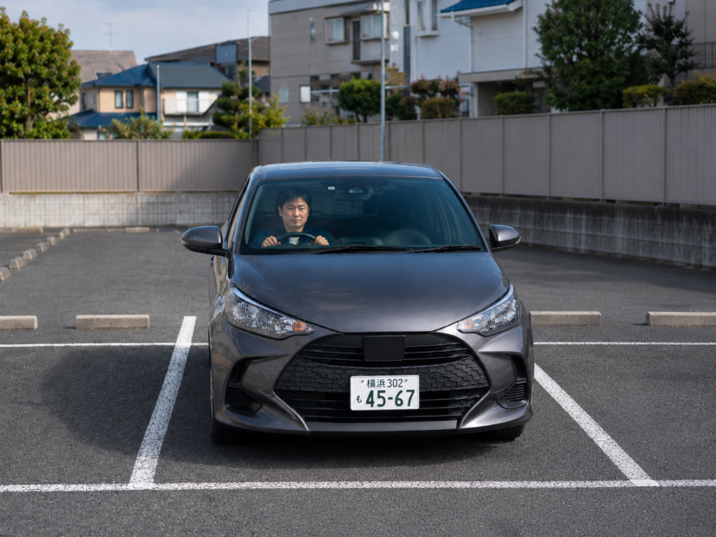 足立区のペーパードライバー講習で左折前の車両感覚を確認する場面