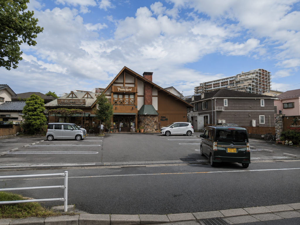 船橋市内の買い物先へ向かい駐車場の出入りを確認する講習