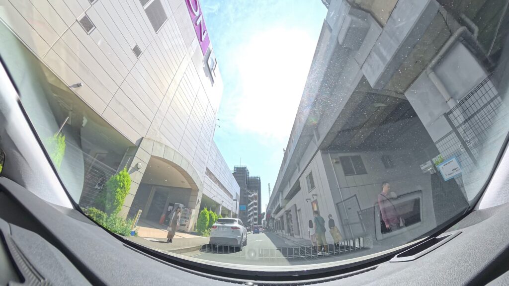 イオン市川妙典店前の路上駐車と道路状況
