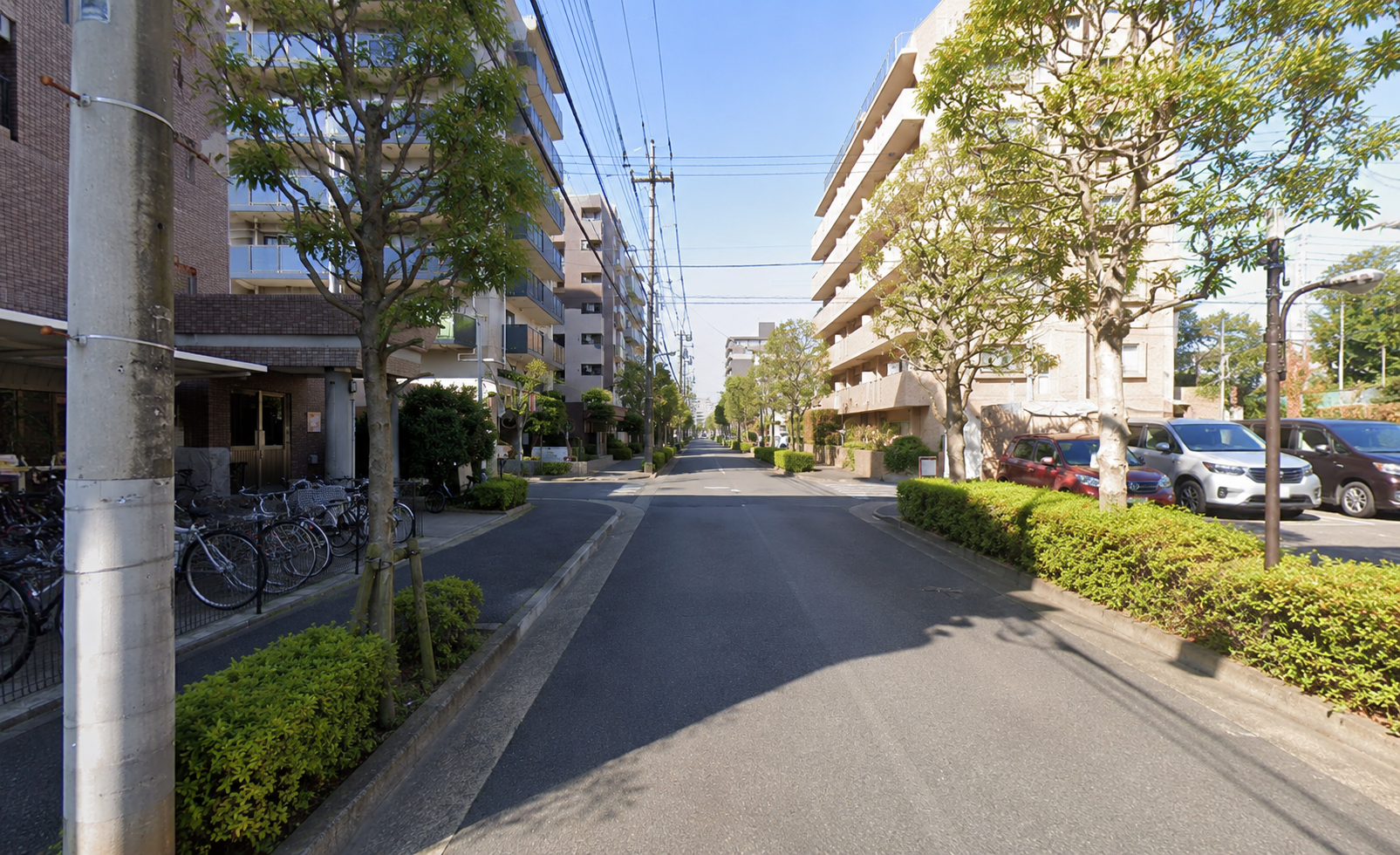 中葛西の住宅街で発進と停止、車幅感覚を確認するペーパードライバー講習