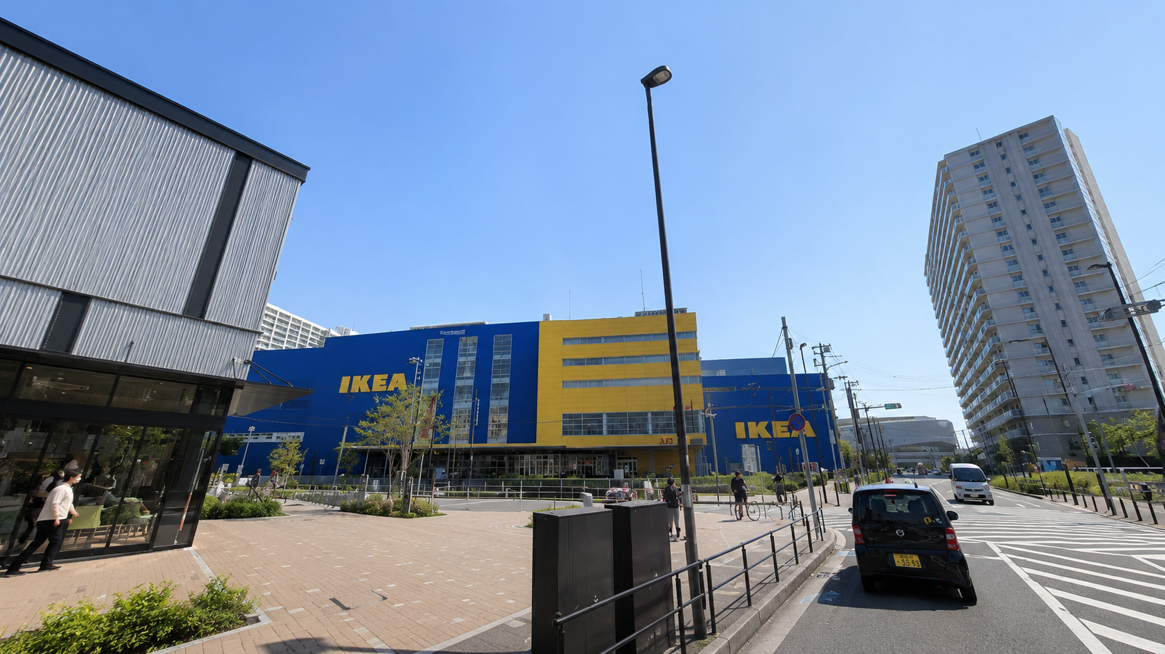 IKEA方面の大型商業施設で駐車を練習する様子
